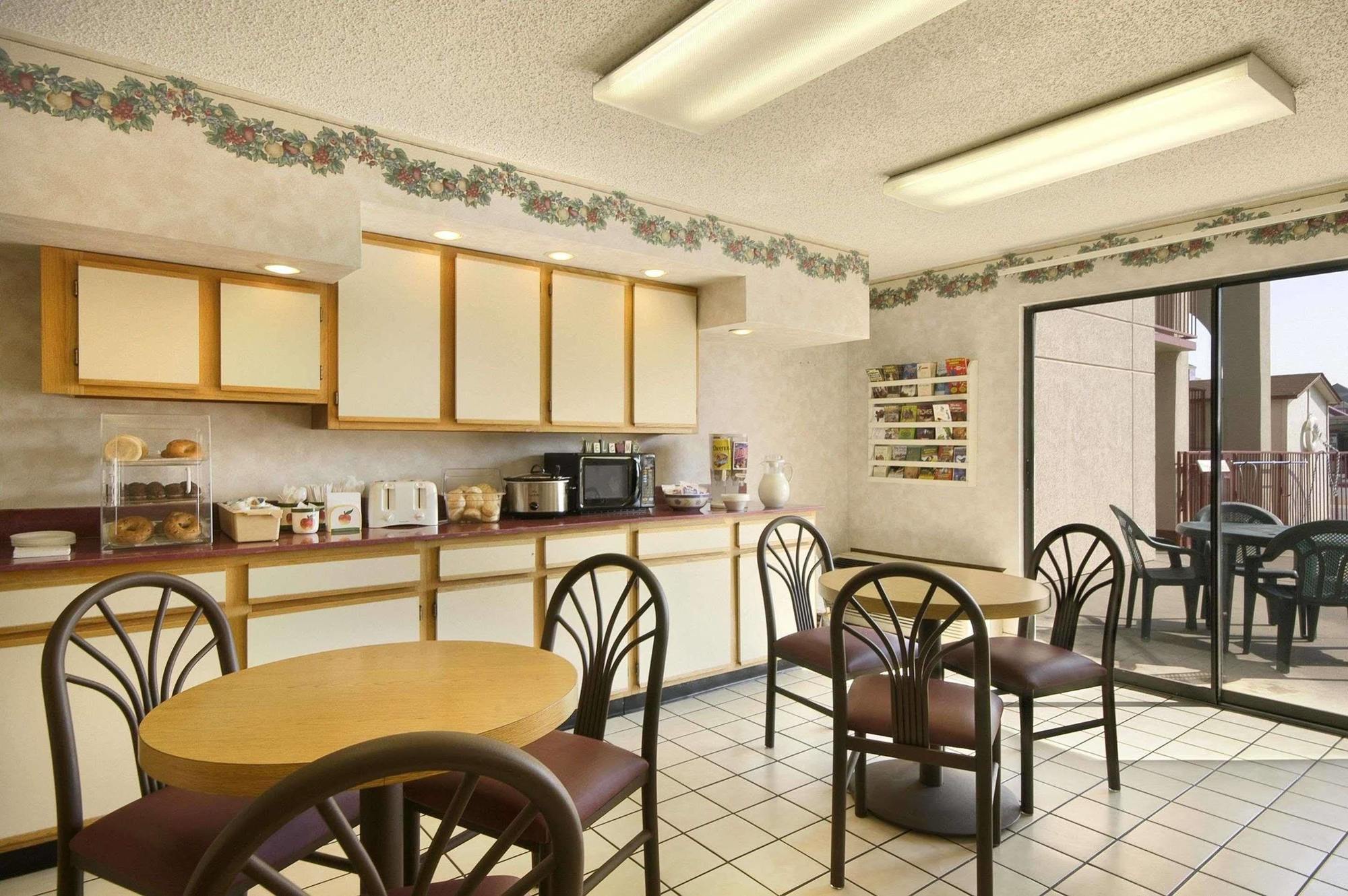 Motel Super 8 By Wyndham Springdale Ar Exterior foto